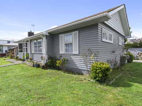 8 Karamu Crescent, Wainuiomata