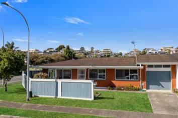 2 Tupaea Place, Otumoetai