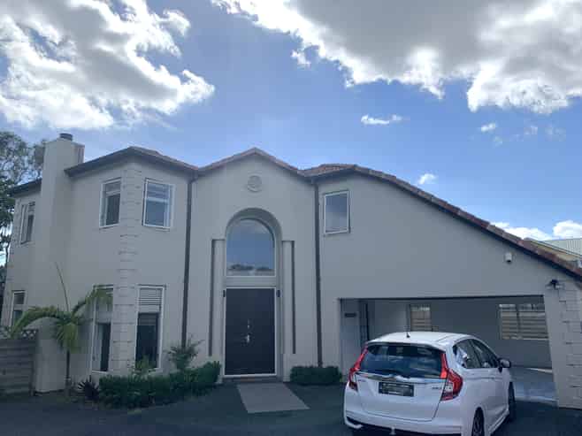 7c Bowling Avenue, Epsom