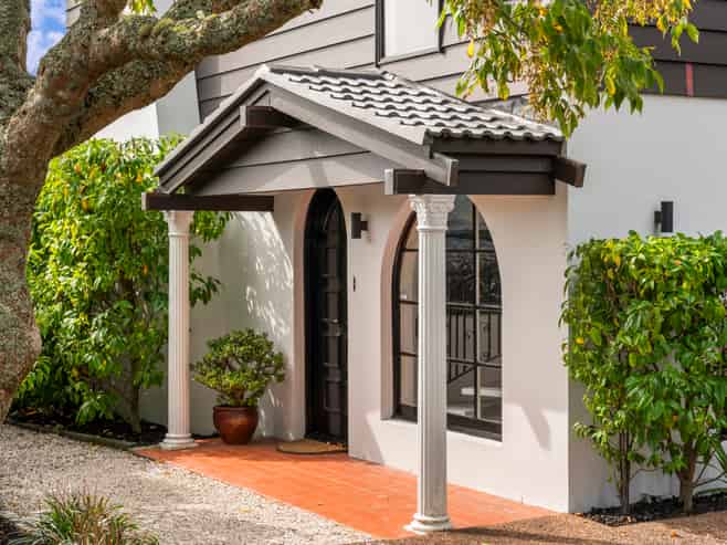 11 Lawndale Place, St Heliers