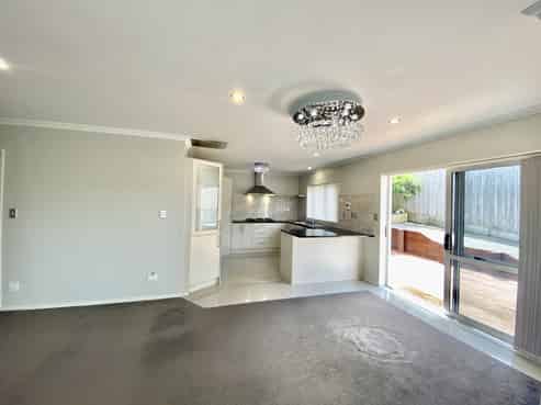 7 Hillside Road, Papatoetoe