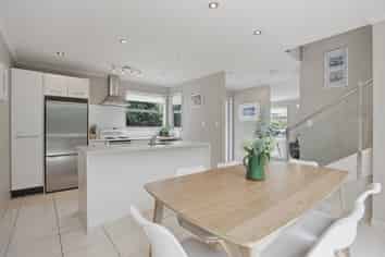 32C Gilbert Street, New Plymouth Central