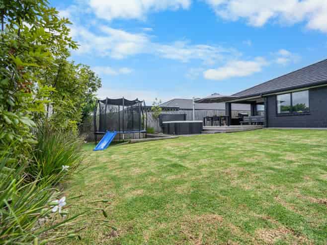 6 Minerva Avenue, Helensville