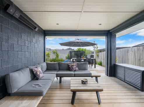 6 Minerva Avenue, Helensville