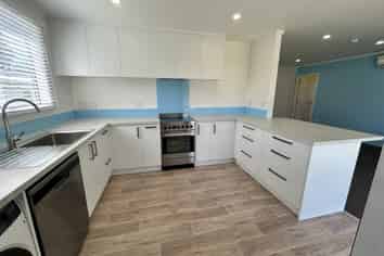 11 Pacific View Road, Papamoa