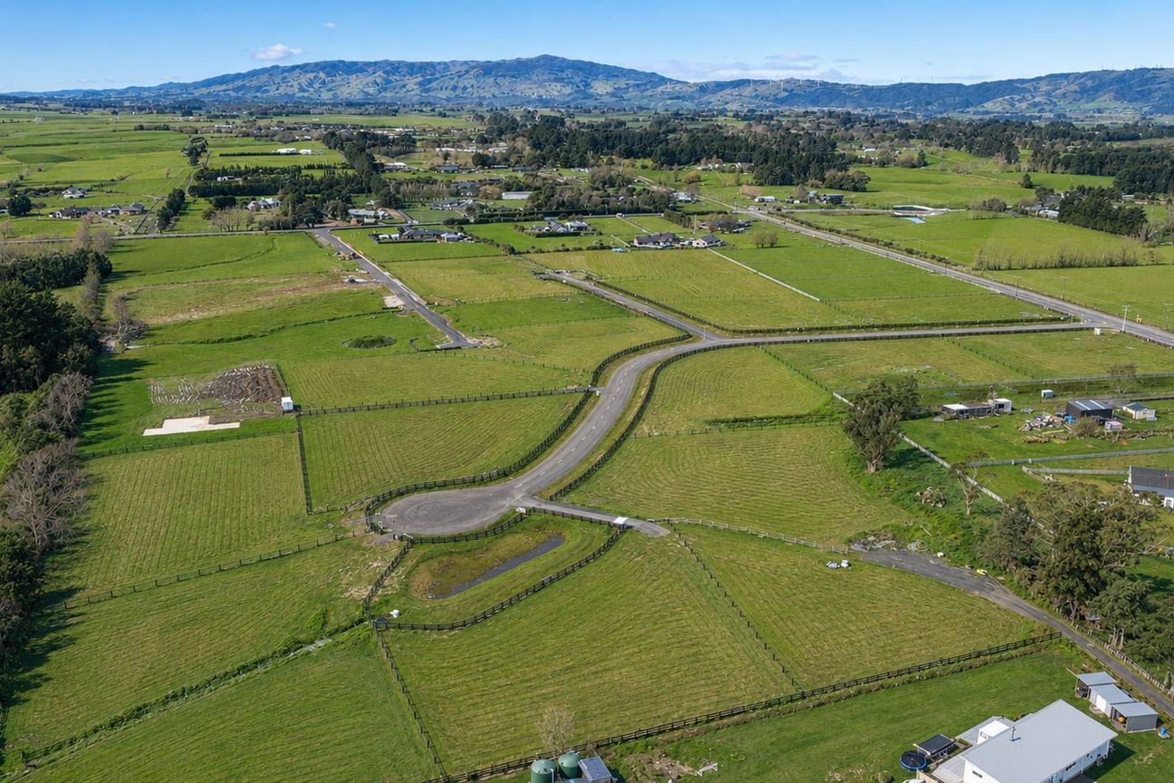 House in Palmerston North, Kelvin Grove - View 2