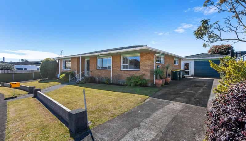 16 Bronte Place, Whalers Gate