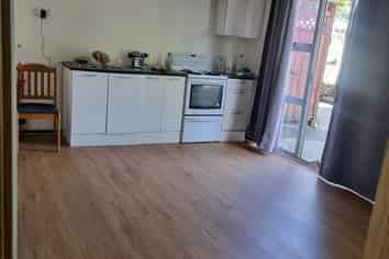 142 Archers Road, Glenfield