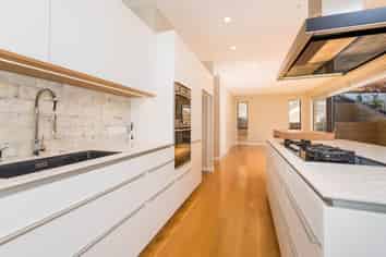 3 Shelby Place, Long Bay