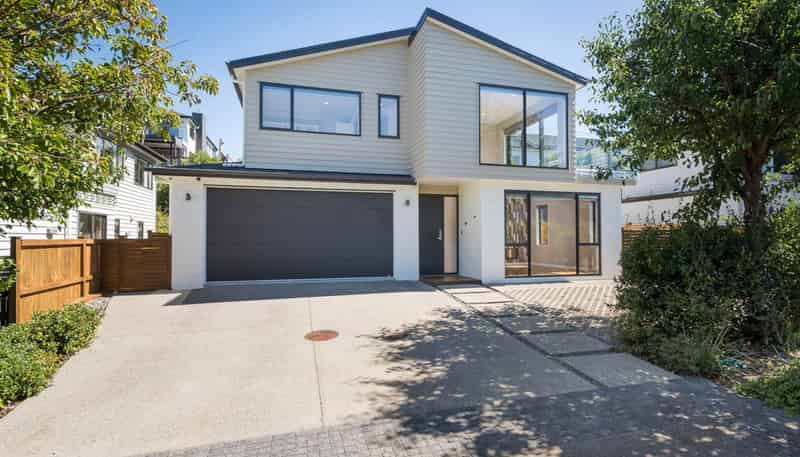 3 Shelby Place, Long Bay