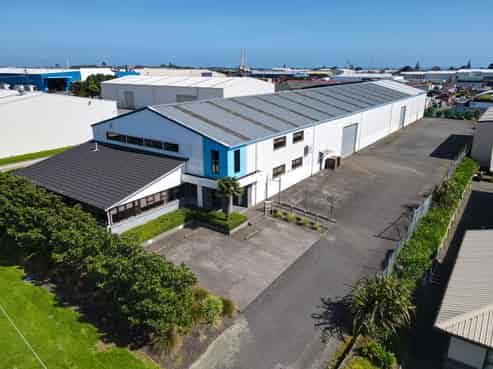 Impressive Standalone Warehouse with Offices