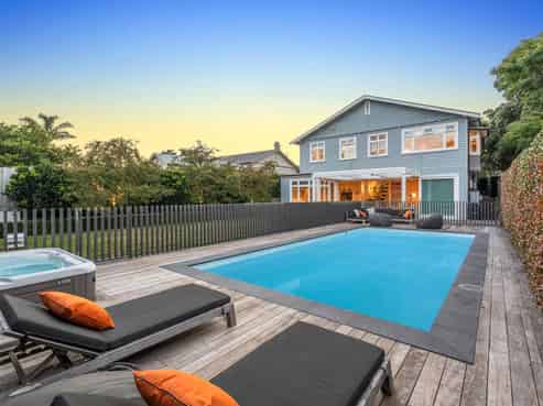 22 Saint Andrews Road, Epsom