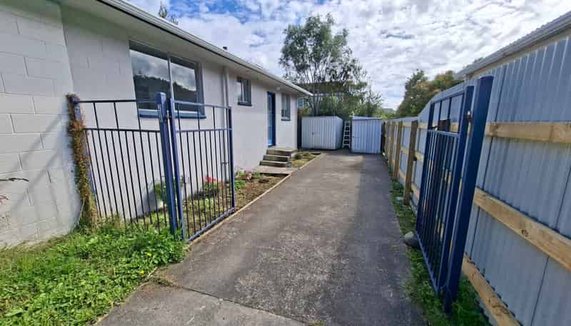 20 Blue Mountains Road, Silverstream