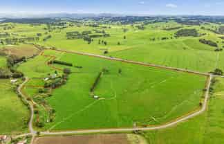 6496 State Highway 1, Pakaraka