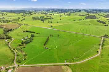 6496 State Highway 1, Pakaraka