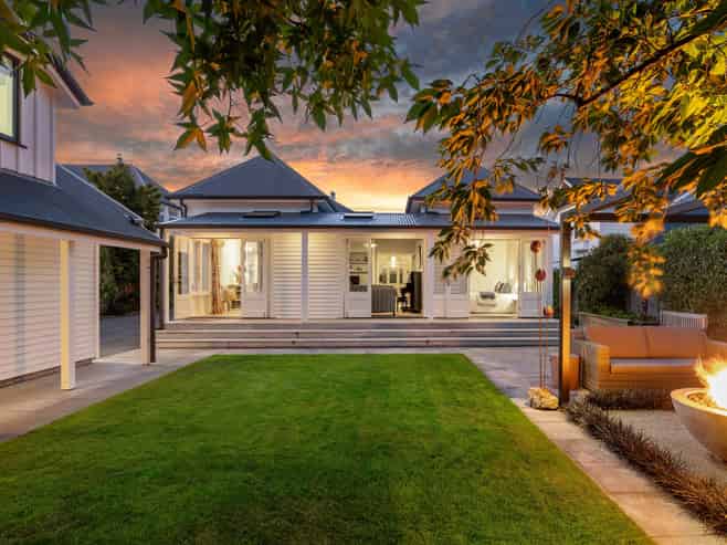 28 Knowles Street, Merivale