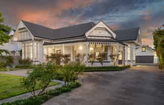 28 Knowles Street, Merivale