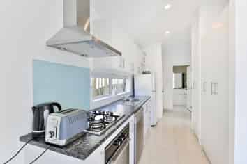 89A Vandeleuer Avenue, Birkdale