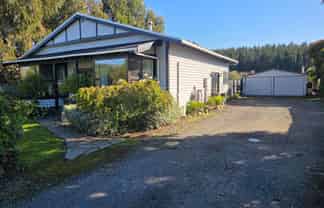 12 Halsey Street, Clinton