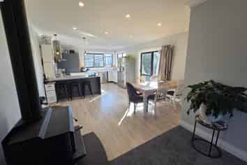 12 Halsey Street, Clinton