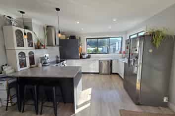 12 Halsey Street, Clinton