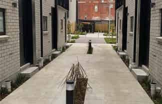 4/327 Lincoln Road , Addington