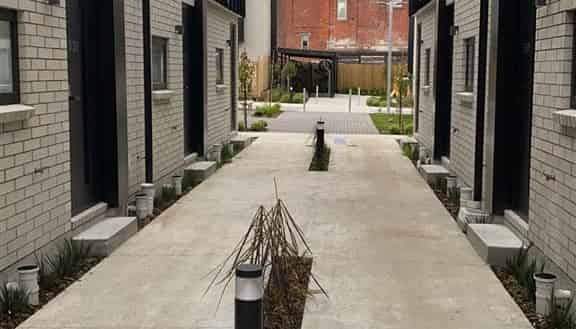 4/327 Lincoln Road , Addington