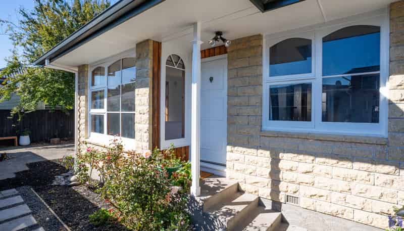 2/164 Avonhead Road, Avonhead