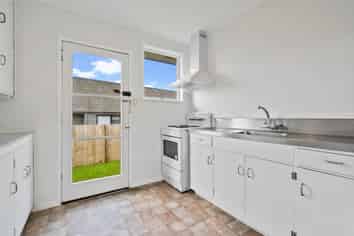 1/458 West Coast Road, Glen Eden