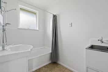 1/458 West Coast Road, Glen Eden