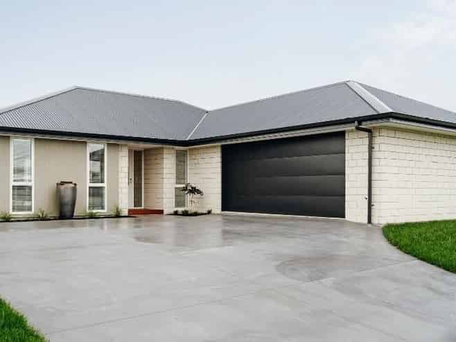 10 Karearea Drive, Coastlands