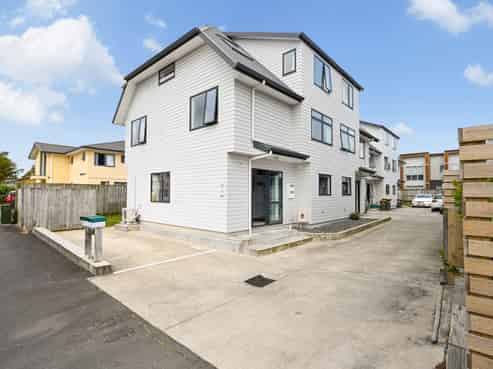 24A Hogan Street, Hamilton East