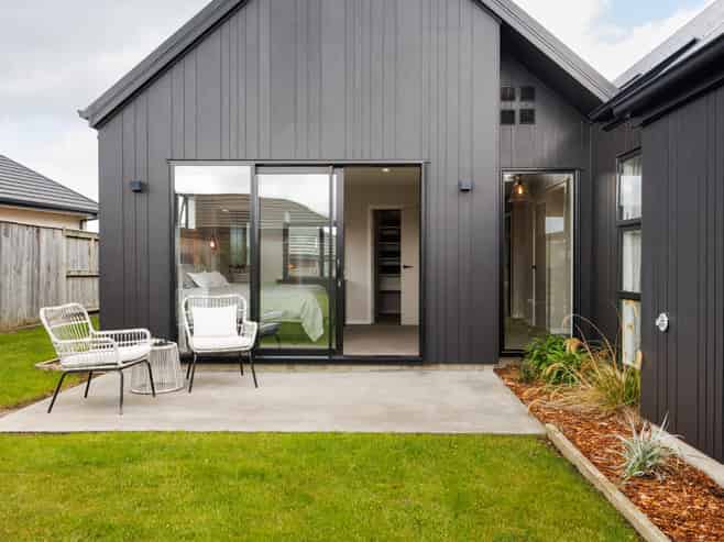 4 Sardinia Grove, Fitzherbert