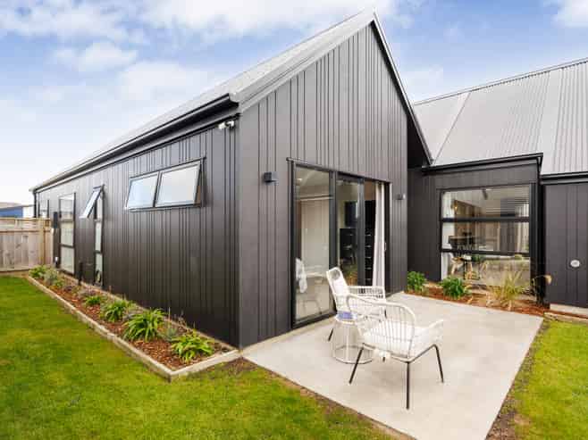 4 Sardinia Grove, Fitzherbert