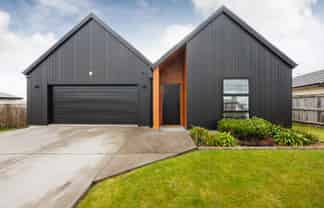 4 Sardinia Grove, Fitzherbert