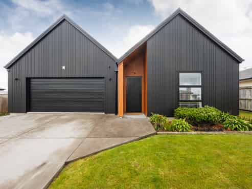 4 Sardinia Grove, Fitzherbert