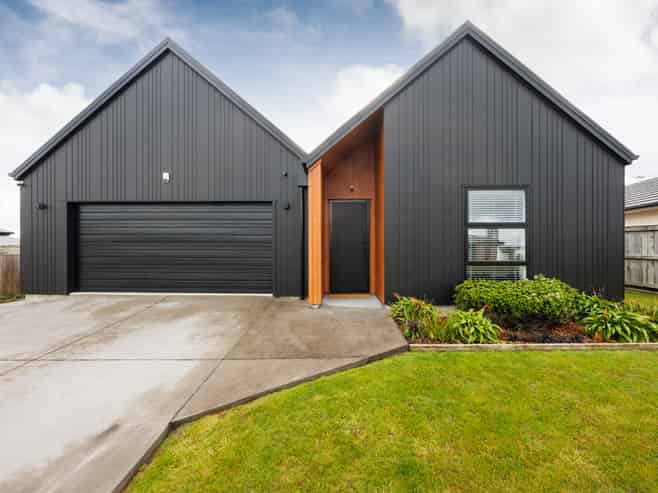 4 Sardinia Grove, Fitzherbert