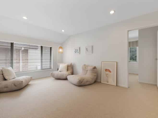 17 Lucca Crescent, Flat Bush