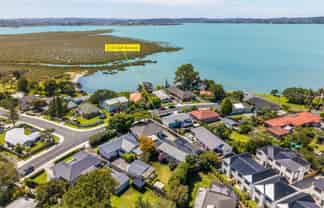2/31 Gill Avenue, Te Atatu Peninsula