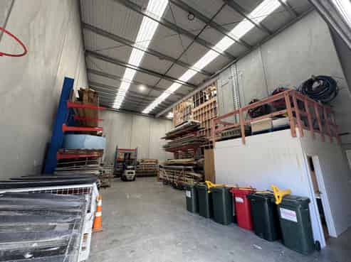 Foundry Road warehouse with office