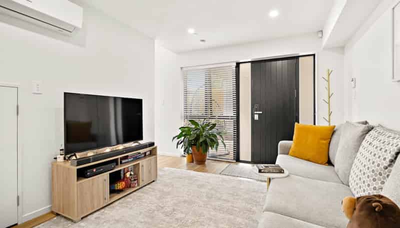 6E Taratoa Street, Point England