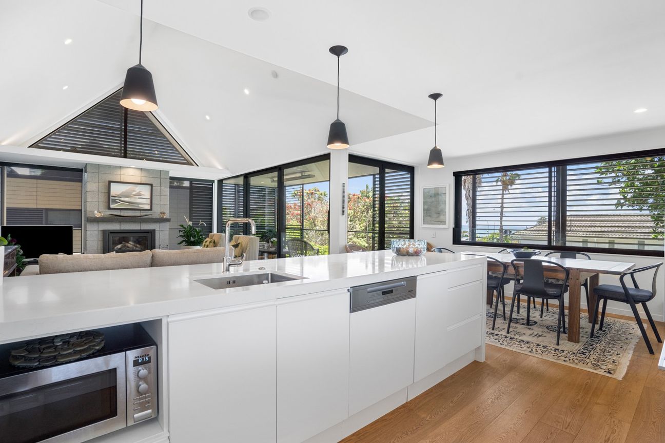 Architectural Air Meets Coastal Calm - Widok 5