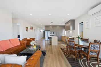 12 Korowhiti Road, Clarks Beach