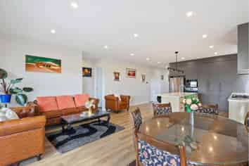 12 Korowhiti Road, Clarks Beach