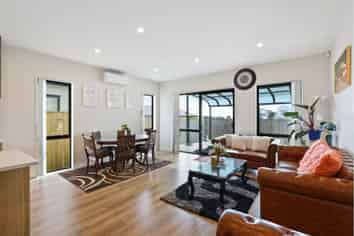 12 Korowhiti Road, Clarks Beach