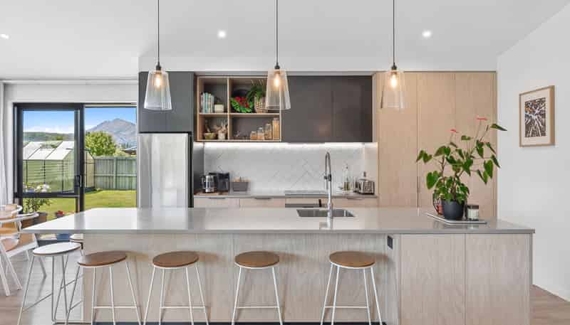 4 Rua Street, Albert Town