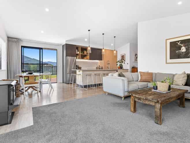 4 Rua Street, Albert Town