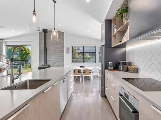 4 Rua Street, Albert Town