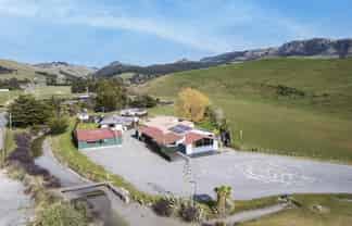 Landmark Property with Accommodation–Live Onsite