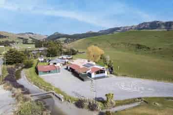 Landmark Property with Accommodation–Live Onsite